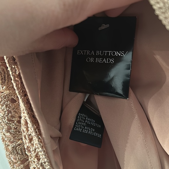 2 pieces!! Carmen Marc Valvo Gorgeous lace like set in a golden thread - small - Picture 12 of 16